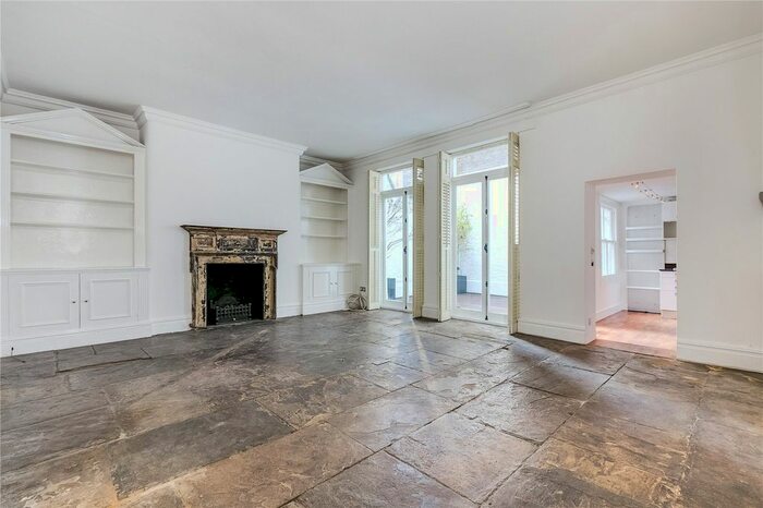 2 Bedroom Flat To Rent In Redcliffe Square, London, SW10