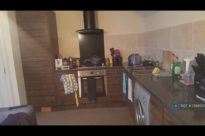 1 Bedroom Flat To Rent In Querneby Road, Nottingham, NG3