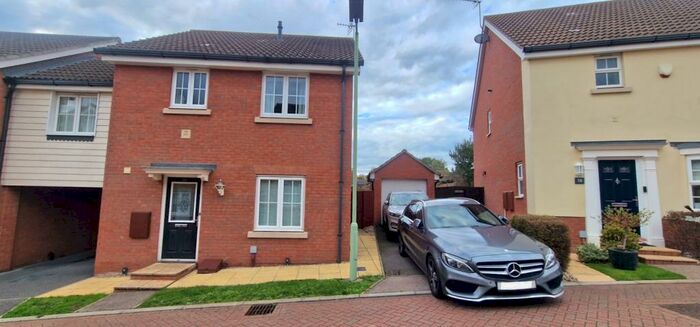 3 Bedroom Semi-Detached House To Rent In Eagle Close, Stowmarket, Suffolk, IP14