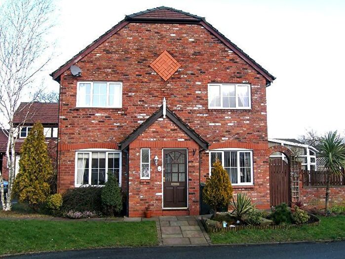 3 Bedroom Mews To Rent In Home Farm Avenue, Macclesfield, SK10