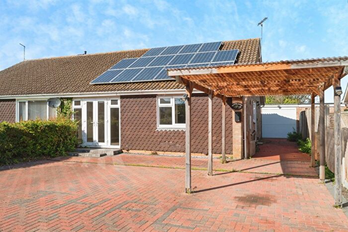 3 Bedroom Semi Detached Bungalow For Sale In Whitelands, Fakenham, NR21