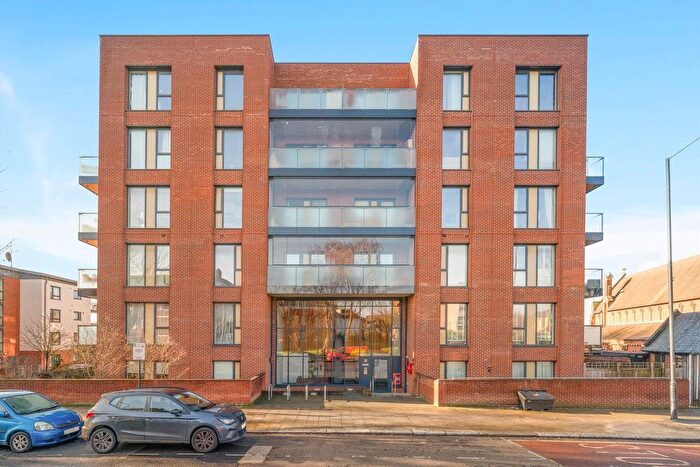 2 Bedroom Flat To Rent In Knatchbull Road, Willesden, NW10