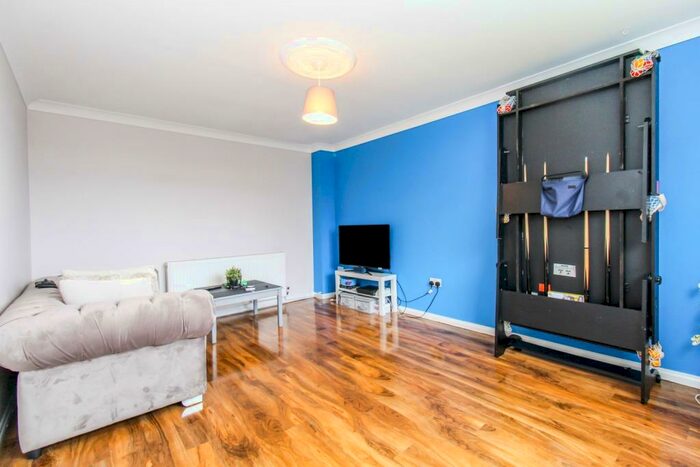 3 Bedroom End Of Terrace House To Rent In Bawn Gardens, Leeds, LS12