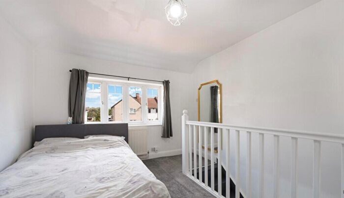1 Bedroom End Of Terrace House To Rent In Browning Avenue, London, KT4