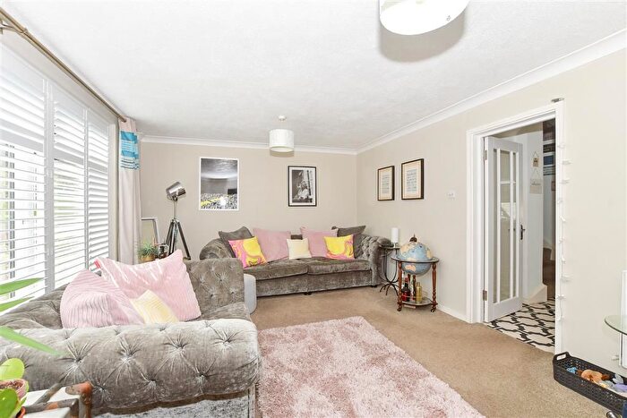 5 Bedroom Detached House For Sale In Estcots Drive, East Grinstead, West Sussex, RH19