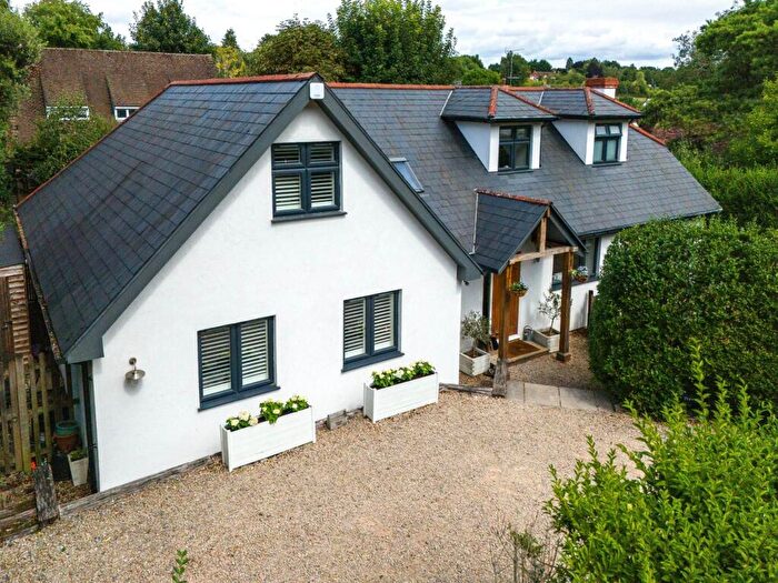 4 Bedroom Detached House For Sale In Cookham Dean Bottom, Cookham, SL6