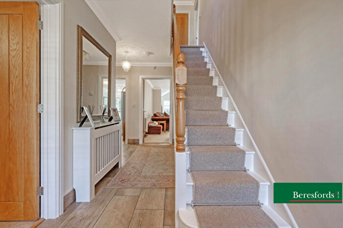 4 Bedroom Detached House For Sale In St Fabians Drive, Chelmsford, CM1