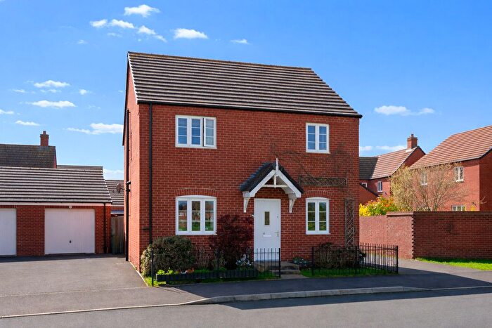 4 Bedroom Detached House For Sale In Lime Tree Corner, Cranfield, MK43