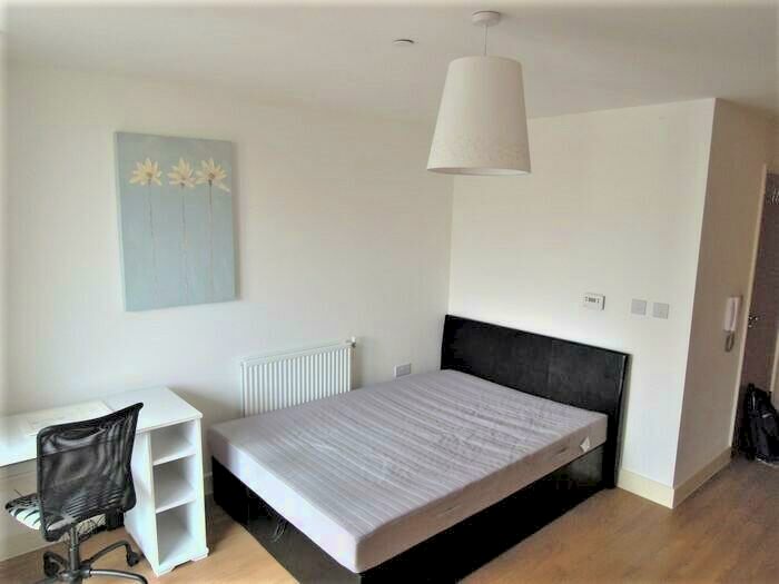 Studio To Rent In Elmira Street, London, SE13