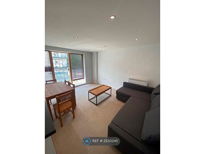 2 Bedroom Flat To Rent In Lawrie House, London, SW19