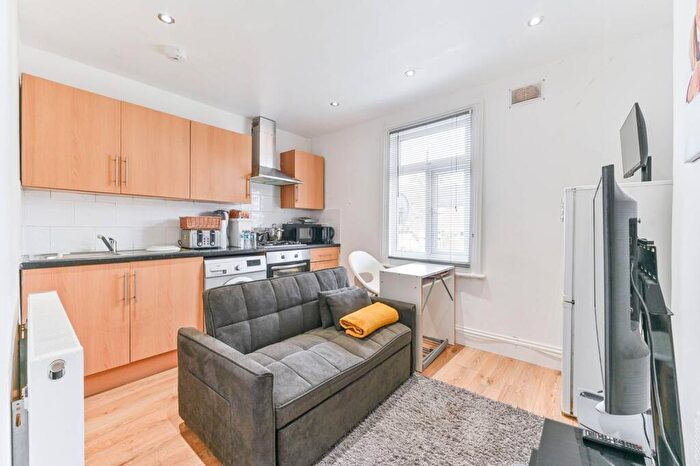 1 Bedroom Flat For Sale In Lincoln Road, South Norwood, London, SE25