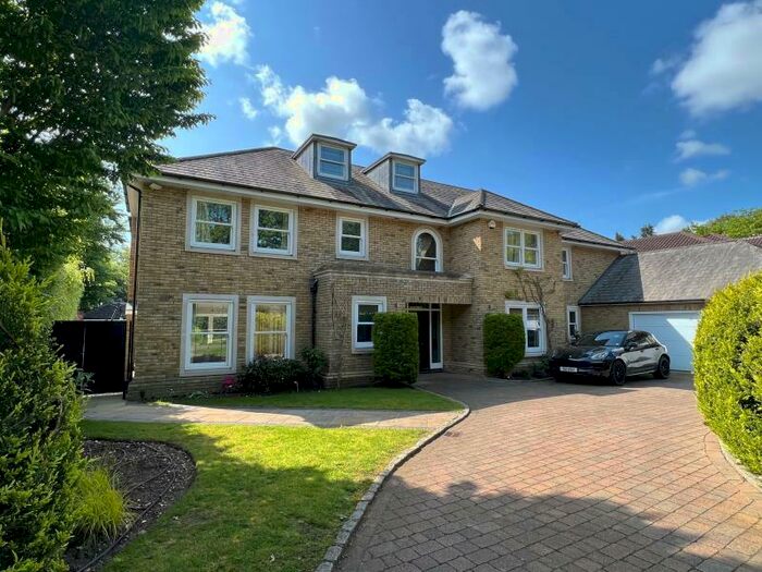 6 Bedroom Detached House To Rent In Chargate Close, Burwood Park, Surrey, KT12