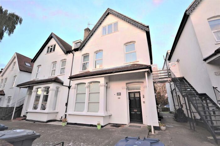 2 Bedroom Flat To Rent In Sunningfields Road, London, NW4