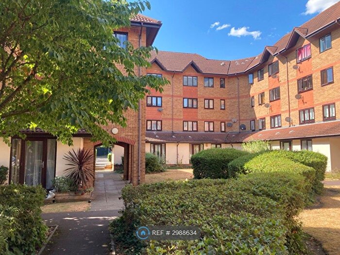2 Bedroom Flat To Rent In Orchard Grove, London, SE20
