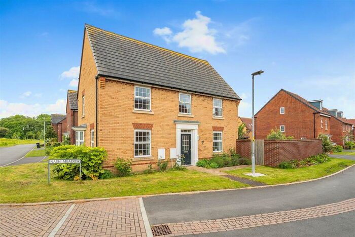 4 Bedroom Detached House For Sale In Nash Meadow, Devizes, SN10