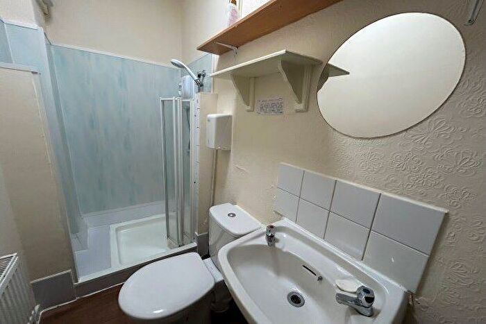 4 Bedroom Semi-Detached House To Rent In Leighton Road, Manchester, M16