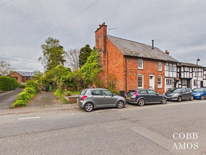 3 Bedroom Semi Detached House For Sale In West Street, Pembridge, HR6