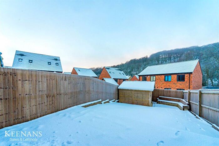 3 Bedroom Semi-Detached House For Sale In Weaver Avenue, Rawtenstall, BB4