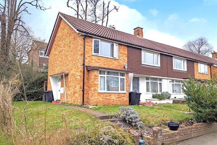 2 Bedroom Maisonette To Rent In Woking, Surrey, GU22