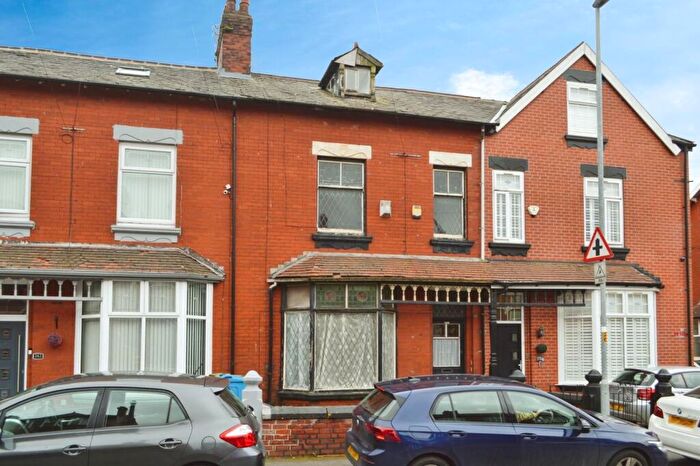 4 Bedroom Terraced House For Sale In Frederick Street, Oldham, OL8