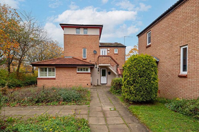 1 Bedroom Maisonette For Sale In Capian Walk, Two Mile Ash, Milton Keynes, MK8