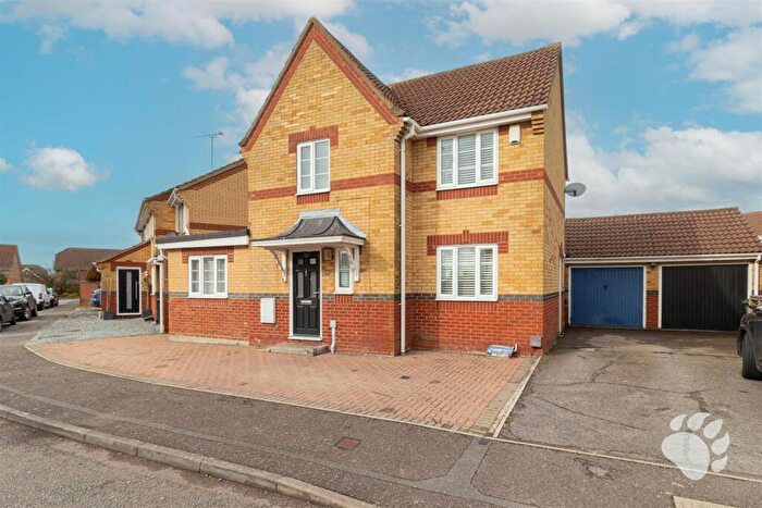 5 Bedroom Detached House For Sale In Lennox Drive, Wick Meadows, SS12