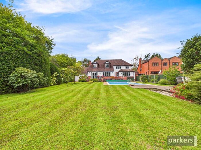 4 Bedroom Detached House For Sale In Loddon Bridge Road, Woodley, Reading, Berkshire, RG5