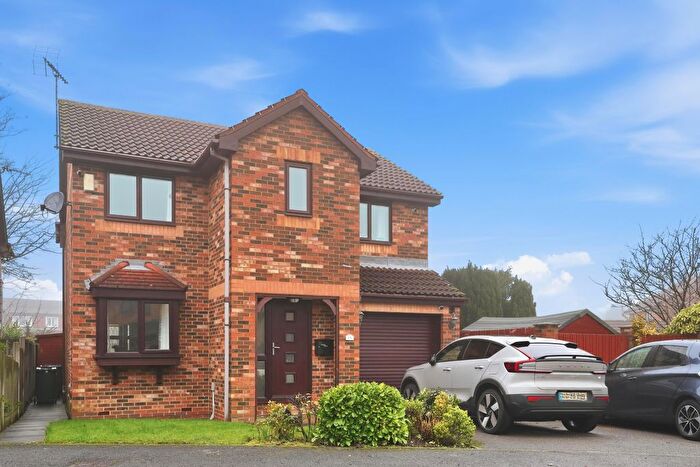 4 Bedroom Detached House For Sale In Silkstone Close, Tankersley, Barnsley, Az., S75