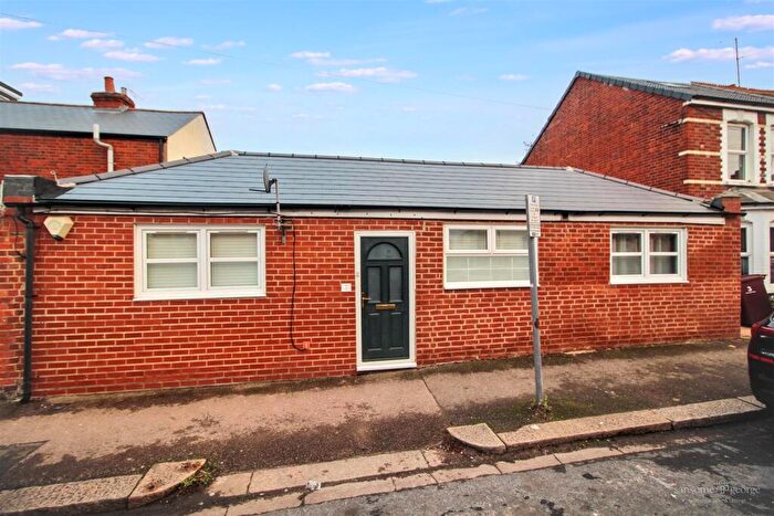 2 Bedroom Maisonette For Sale In Kensington Road, Reading, RG30