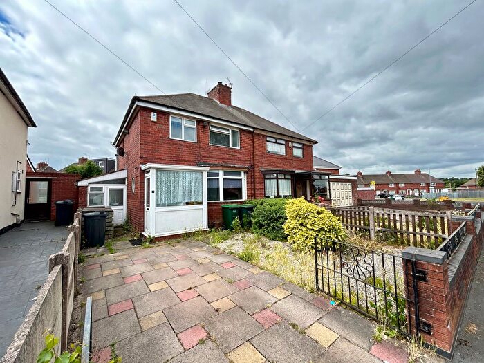 3 Bedroom Semi-detached House To Rent In Freeman Road, Wednesbury, WS10