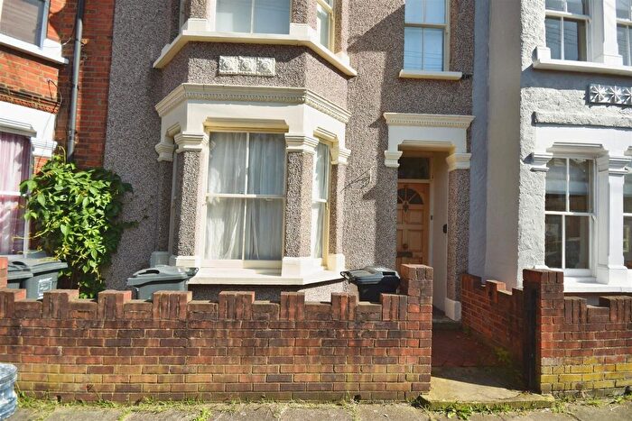 1 Bedroom Flat To Rent In Mafeking Avenue, Brentford, TW8