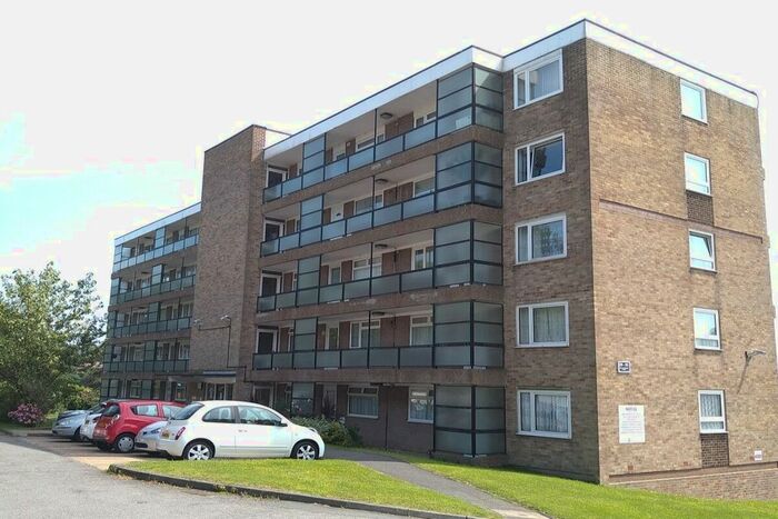 2 Bedroom Flat To Rent In Collingwood Rise, Sandgate, Folkestone CT20