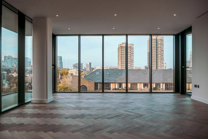 2 Bedroom Flat To Rent In Merino Gardens, London, E1W