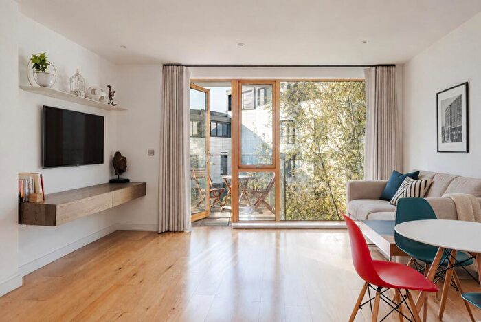1 Bedroom Flat For Sale In Canonbury Road, London, N1