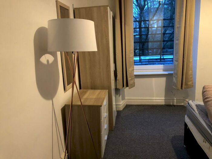 1 Bedroom Flat To Rent In Main Street, Cambuslang, G72