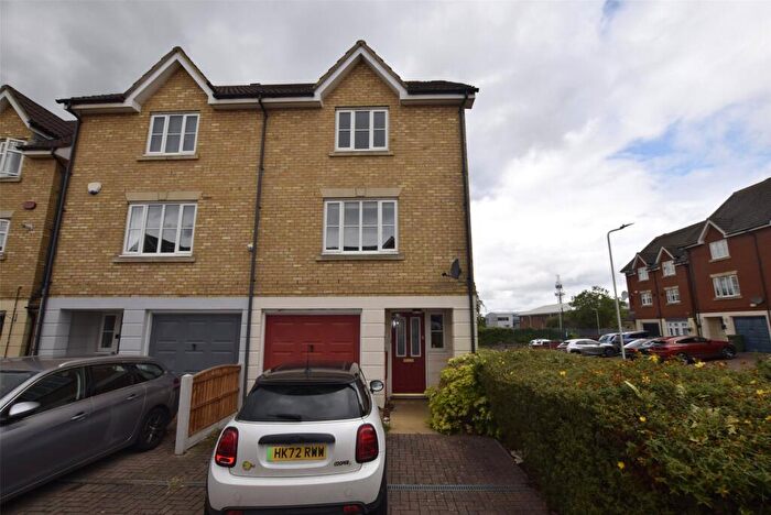 4 Bedroom Semi-Detached House To Rent In Pearcy Close, Harold Hill, Romford, RM3