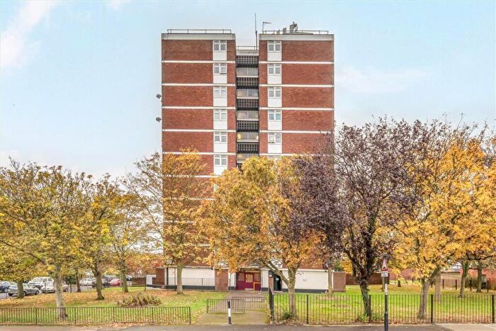 2 Bedroom Flat For Sale In Grove Park Road, Eltham, SE9