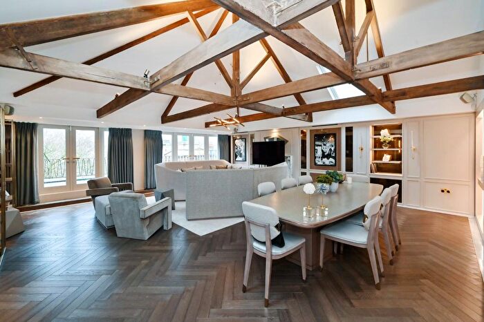 3 Bedroom Flat For Sale In Eaton Square, London, SW1W