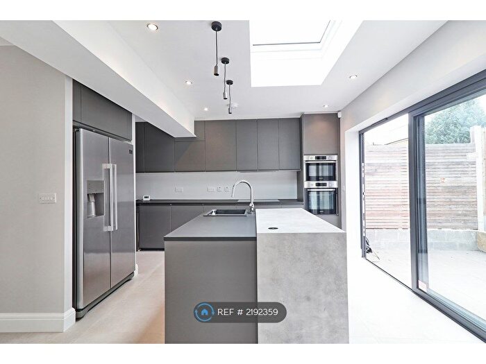 4 Bedroom Terraced House To Rent In Chelmsford, Chelmsford, CM1