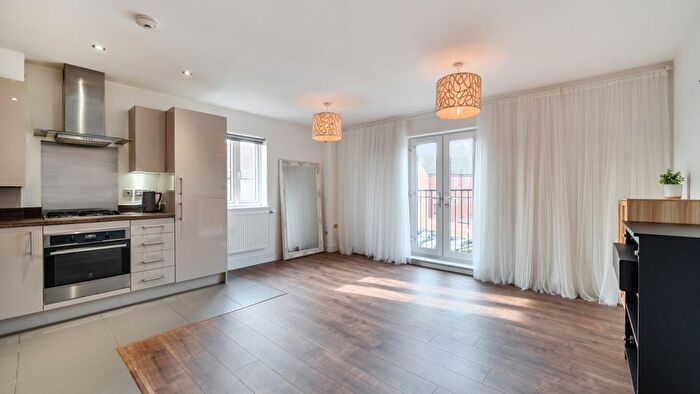 1 Bedroom Flat For Sale In Allerton Grove, Chigwell, IG7