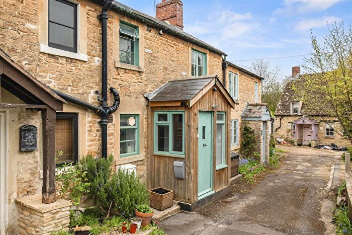 1 Bedroom Terraced House For Sale In Bristol Road, Chippenham, SN15