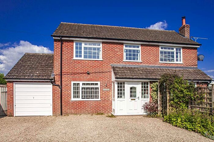 3 Bedroom Detached House For Sale In Wood Rush, Compton, RG20