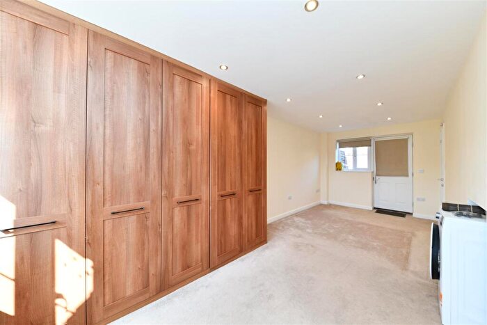 2 Bedroom Terraced House To Rent In Hunt Hill Close, Stevenage, SG1