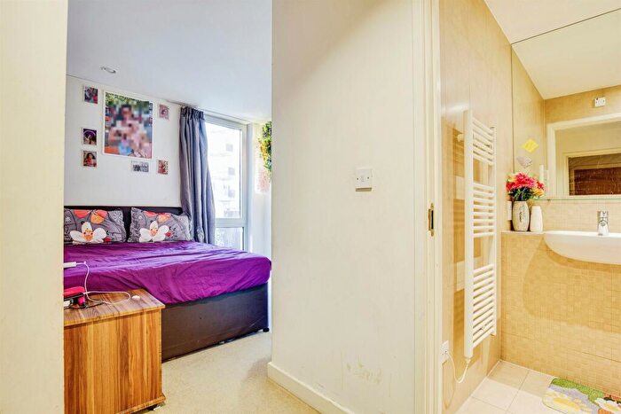 2 Bedroom Flat For Sale In Empire Way, Wembley, HA9