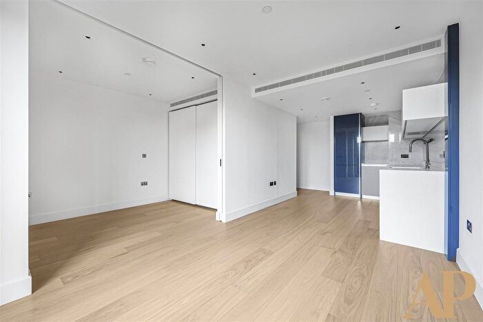 Studio To Rent In Reflection Apartments, Cascade Way, W12
