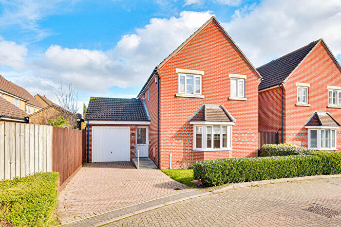 3 Bedroom Detached House For Sale In Laurel Drive, Woodlands Park, CM6