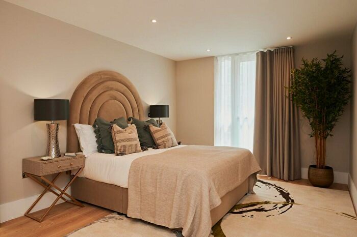 3 Bedroom Apartment To Rent In Flat, Baker, Baker Street, London, NW1