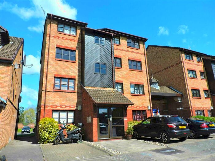 2 Bedroom Flat To Rent In Kenwyn Road, Dartford, DA1