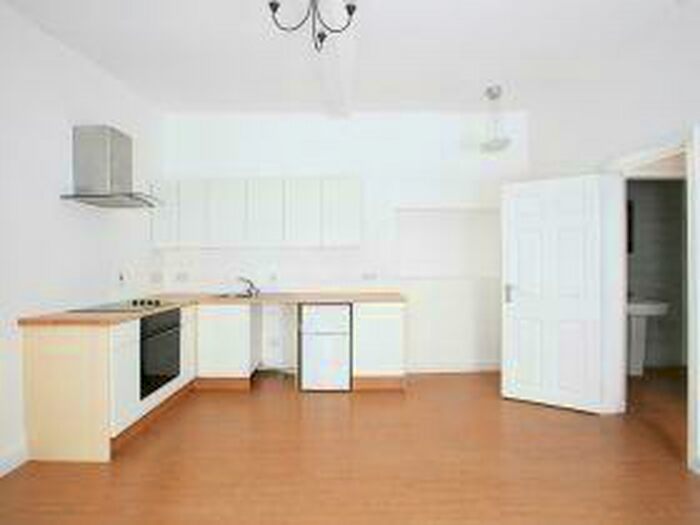 Flat To Rent In Wincanton, Somerset, BA9