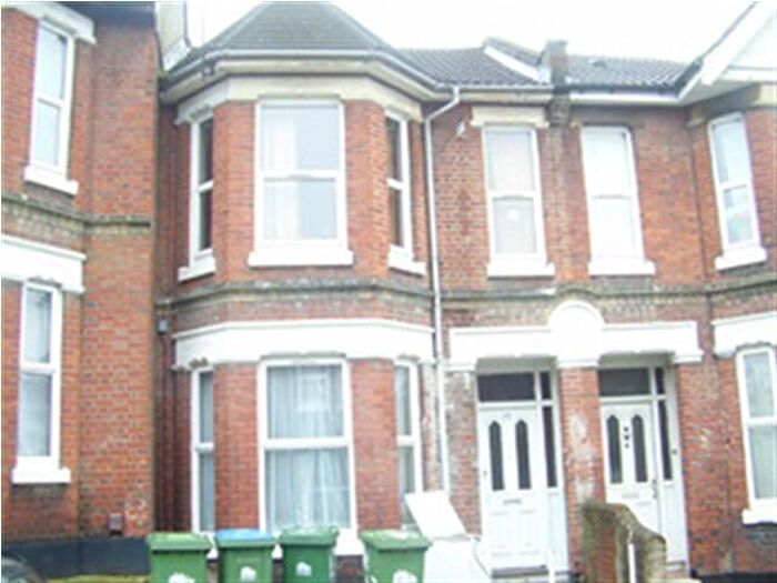 3 Bedroom Property To Rent In Tennyson Road, SO17